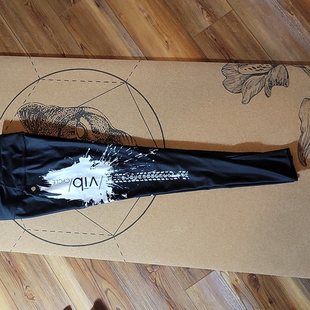 VIB cycle by claimjumper leggings size small